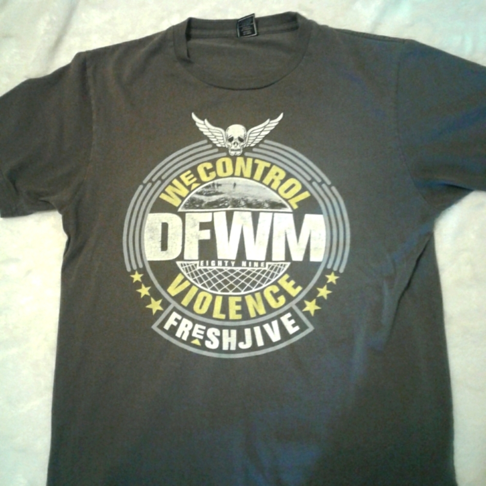 FRESHJIVE men's small t shirt